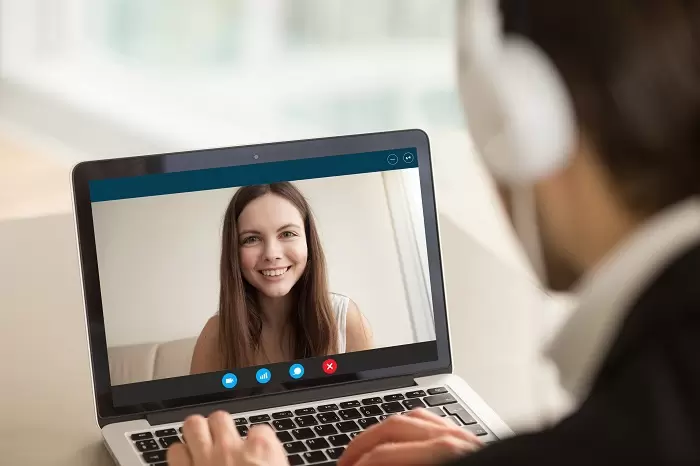 Dla kogo jest i co daje nauka angielskiego przez Skype?
